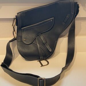 Christian Dior Saddlebag-black
Great condition